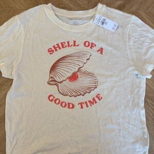 American Eagle Outfitters Cream Shell Graphic Tee